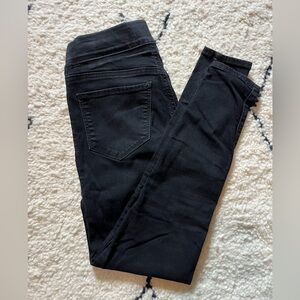 Old Navy Rockstar jegging size 6 short black